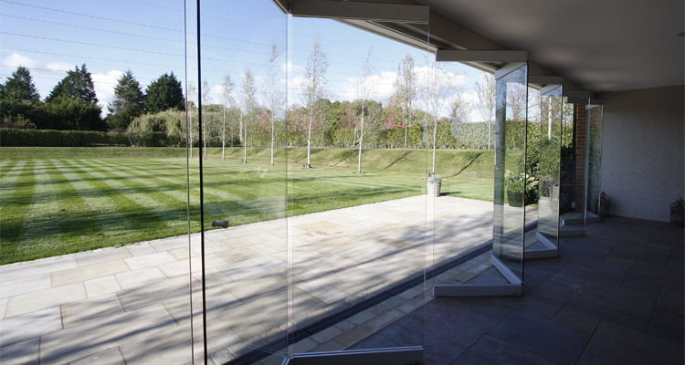 pintu kaca lipat frameless